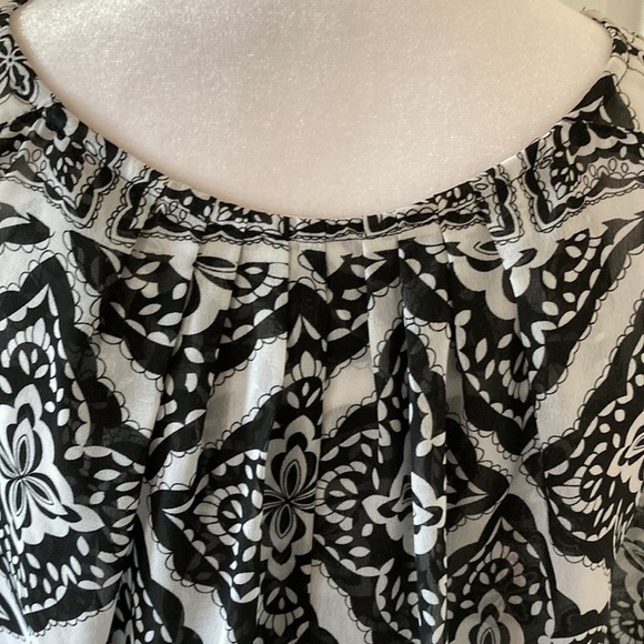 Christopher & Bank small blouse short sleeves black and white - Picture 9 of 12